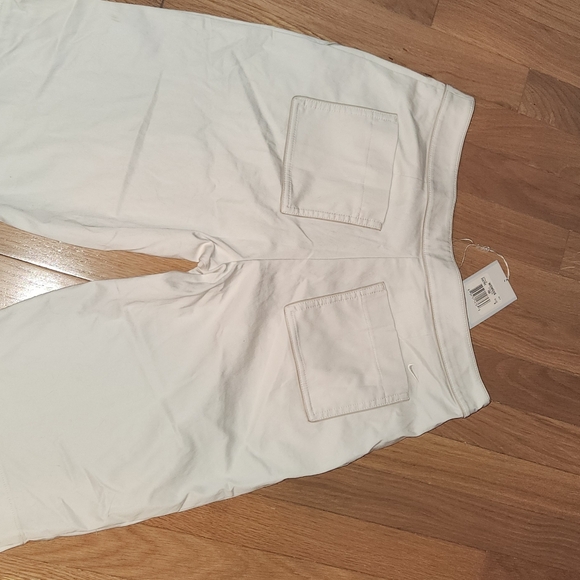 NEW DEADSTOCK VINTAGE NIKE PERFORMANCE GOLF CAPRIS SHORTS SZ6 WHITE WITH TAGS! - Picture 12 of 16